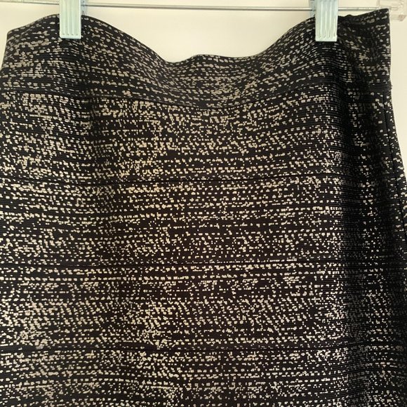 black and gold pencil skirt from bcbgmaxazria - Picture 3 of 3